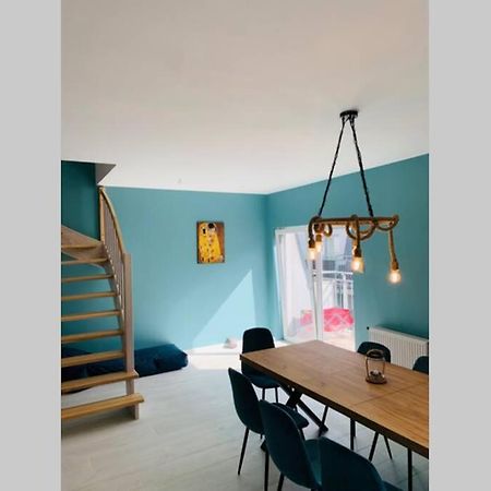Uroczy Apartament Z Basenem I Kortem Tenisowym Поберово Екстериор снимка