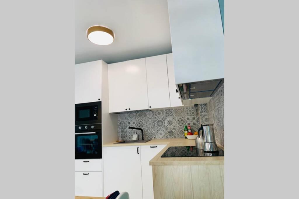 Uroczy Apartament Z Basenem I Kortem Tenisowym Поберово Екстериор снимка
