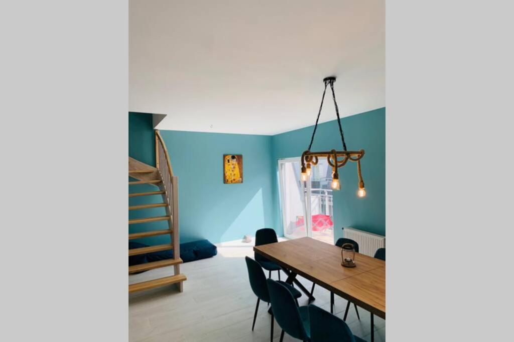 Uroczy Apartament Z Basenem I Kortem Tenisowym Поберово Екстериор снимка